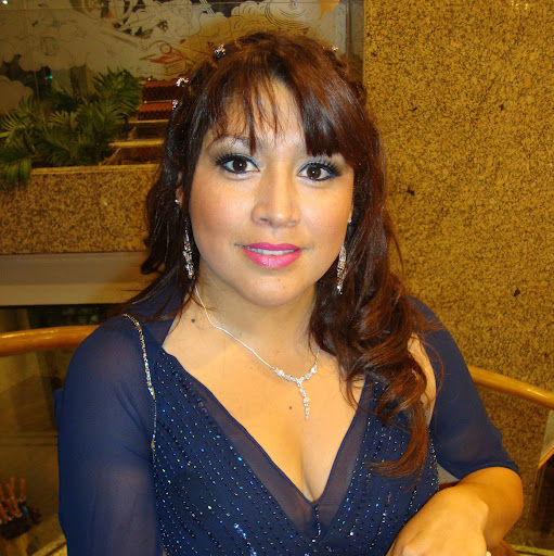 Carol Salinas Photo 24